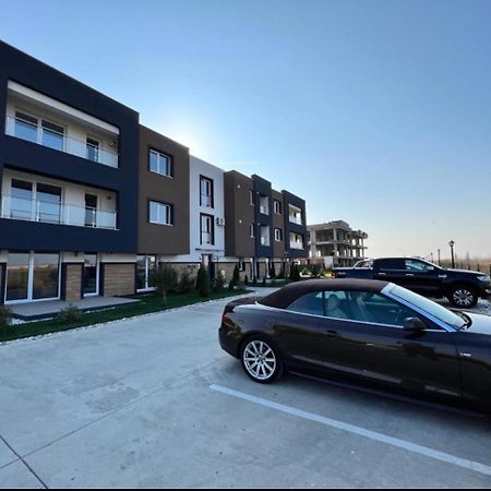 Libertatii Gardens Poolside Airport&Therme Otopeni Exterior foto